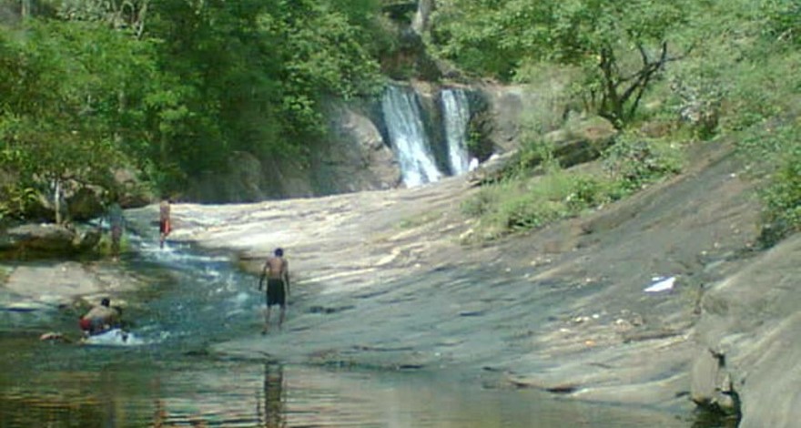 Shenbaga Thoppu Meenvetti Parai Waterfalls Shenbaga Thoppu Meenvetti Parai Waterfalls